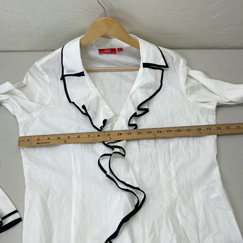Oscar de la Renta | White and Black Ruffle Top flared sleeves - Picture 7 of 10